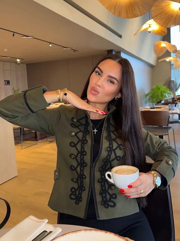 Chaqueta Napoleon Becky con hebilla de nudo de cuerda