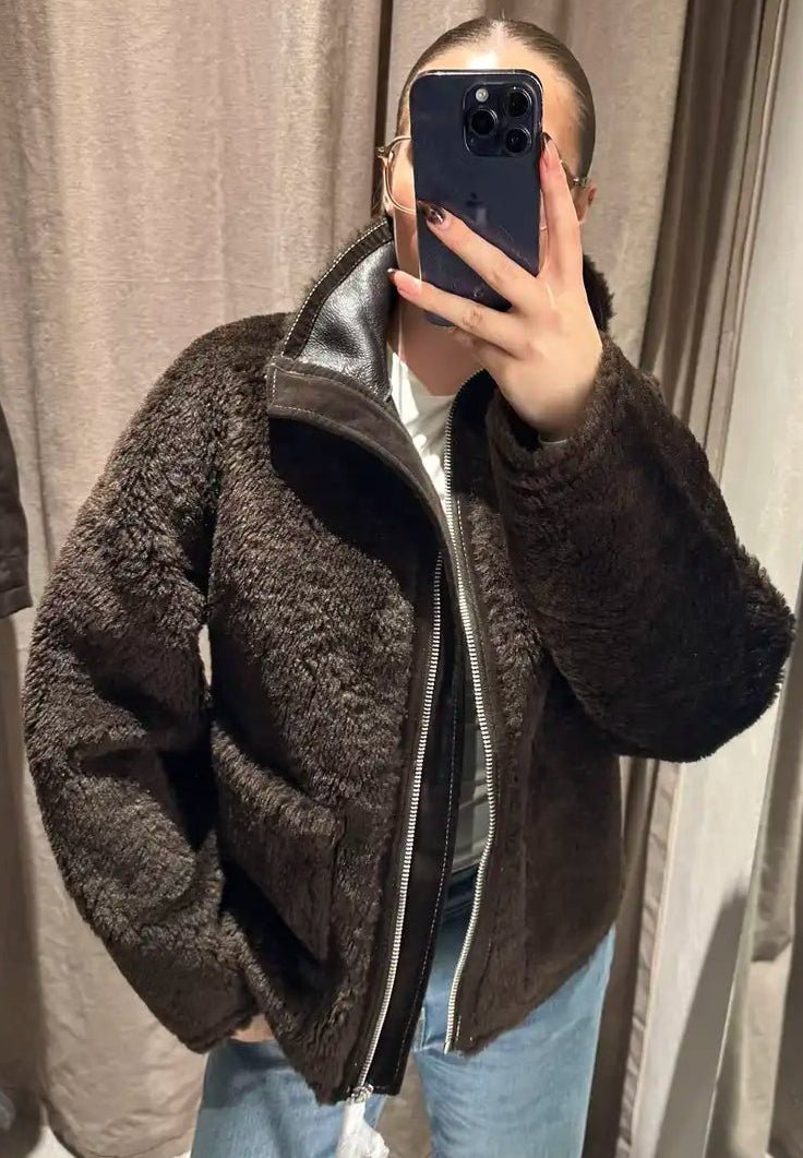 Chaqueta Carol de piel sintética con cuello alto