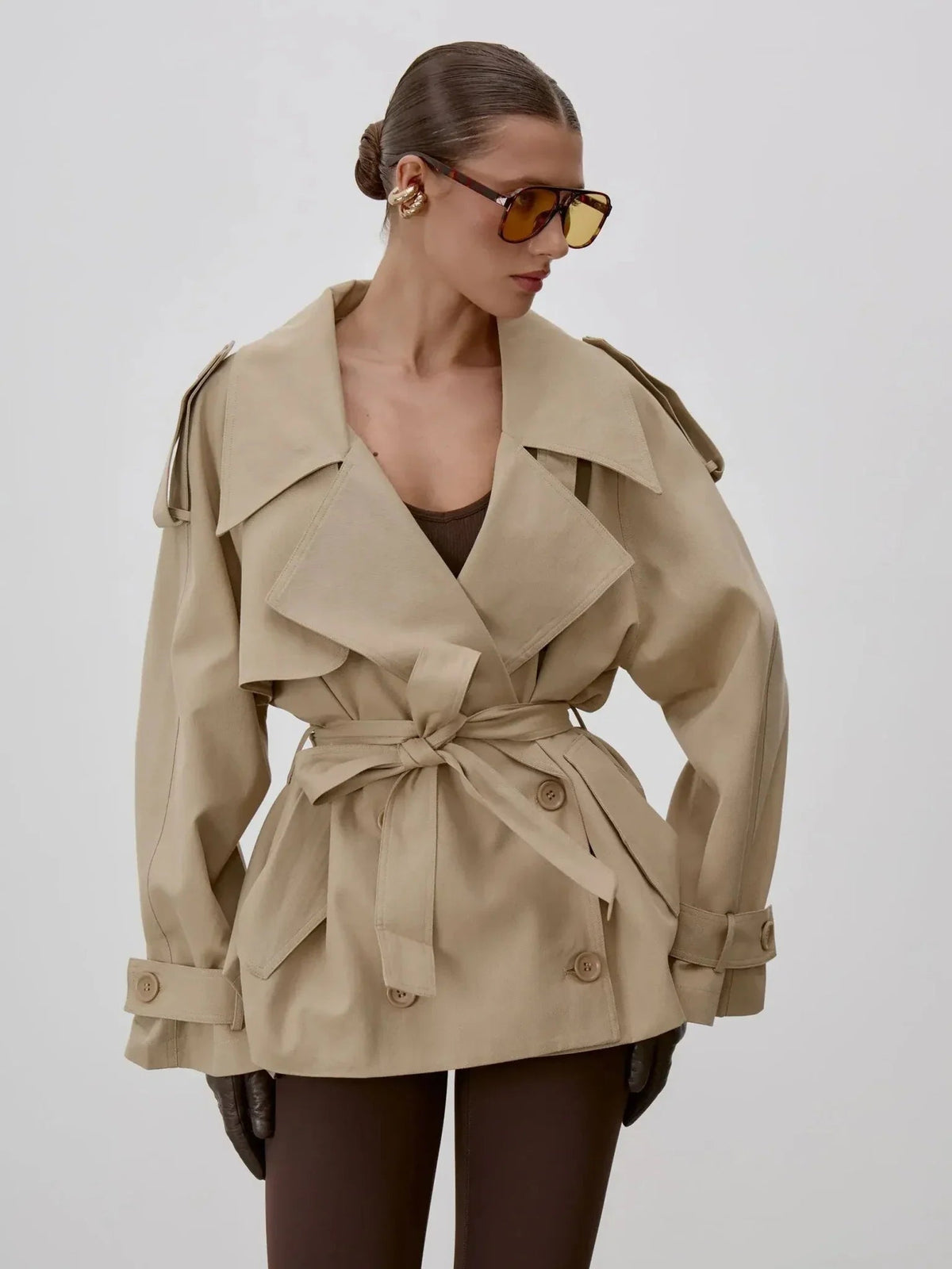 Gabardina Octavia con cordones y cuello alto