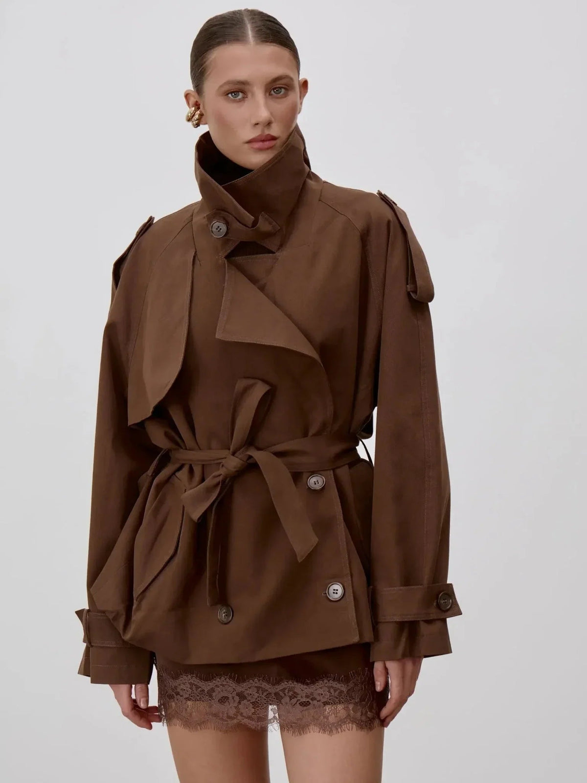 Gabardina de Cuello Alto con Cordones Sonia
