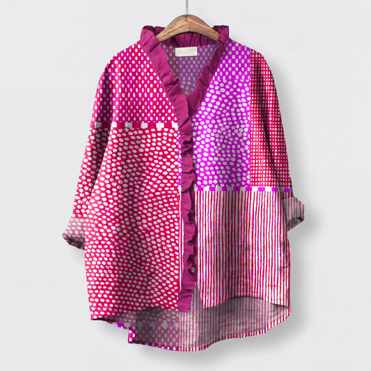 SAPHIRA | Blusa Rosa con Estampado Geométrico y Volantes
