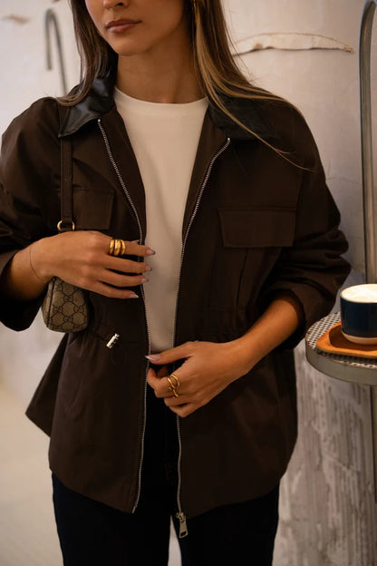 Chaqueta Sharmaine entallada de ante sintético