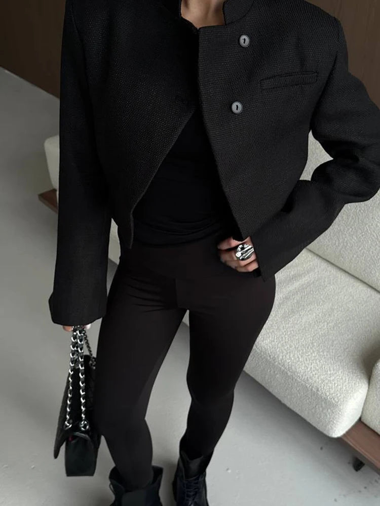 Blazer Anneliese corto con botones frontales