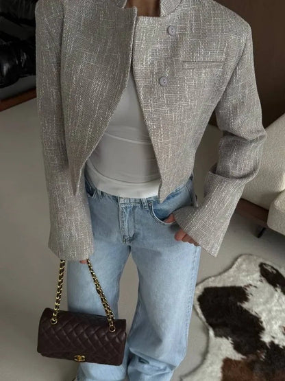 Blazer Anneliese corto con botones frontales