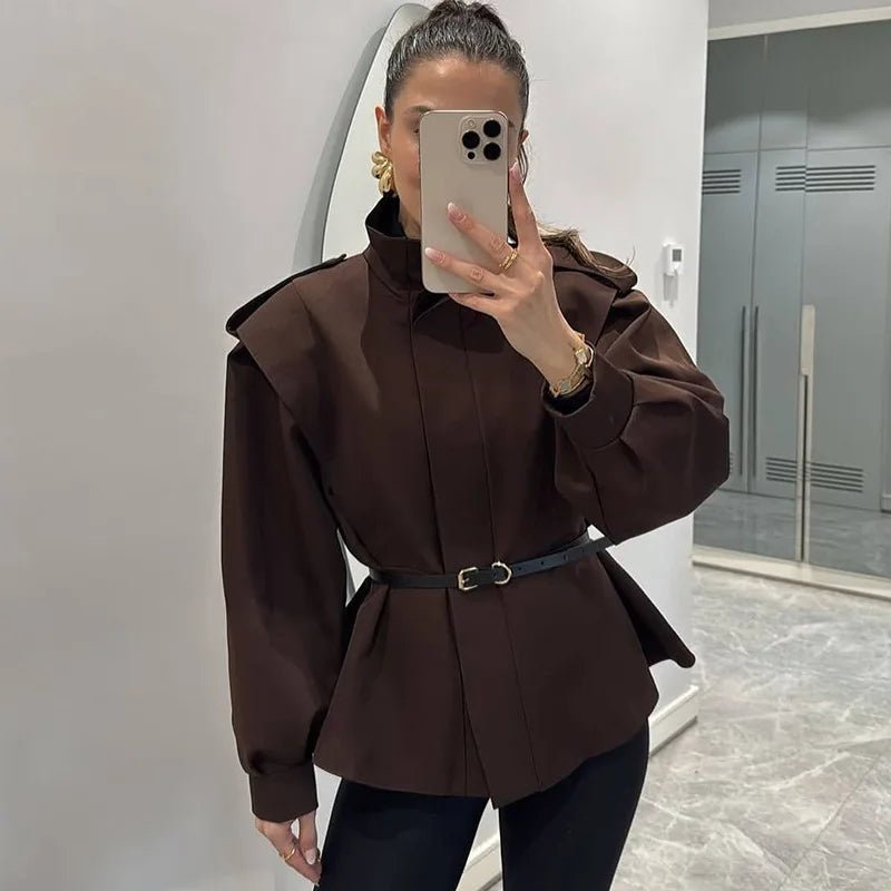 Gabardina corta Camille con cinturón