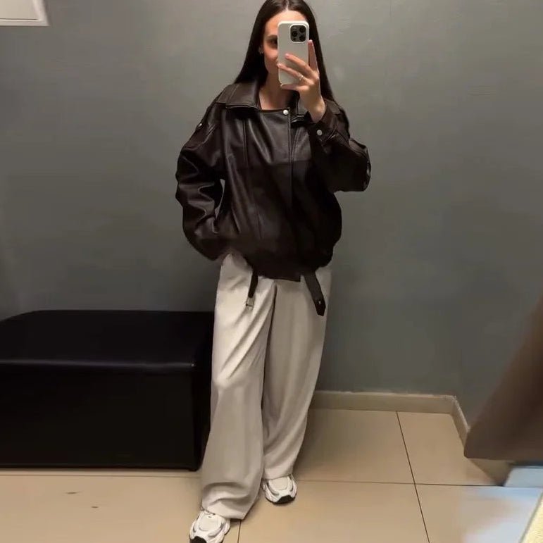 Chaqueta de cuero sintético asimétrica Carla