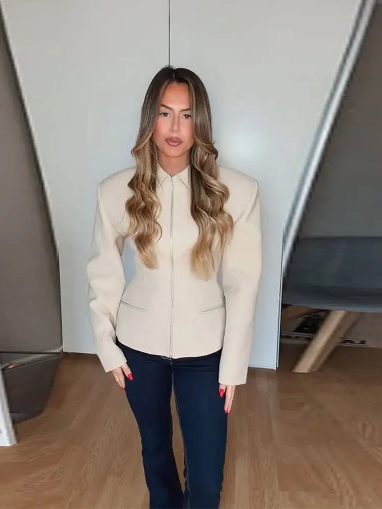 Chaqueta Hazeline con cremallera y cintura fruncida