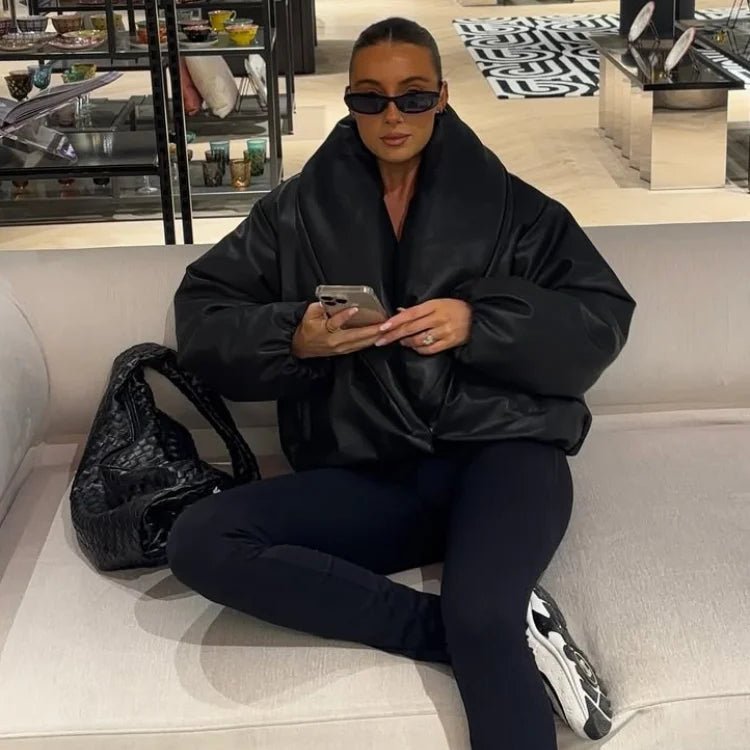 Chaqueta de cuero sintético con solapa Lara