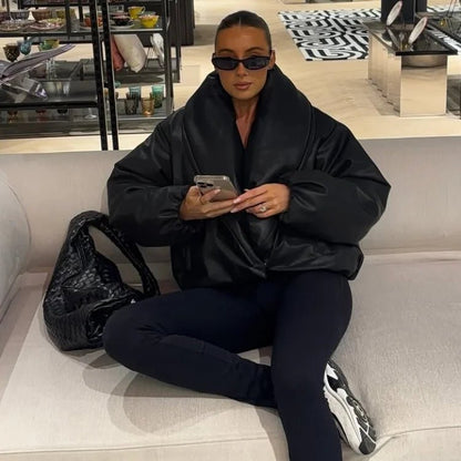 Chaqueta de cuero sintético con solapa Lara