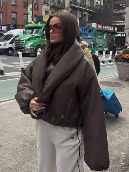Chaqueta de cuero sintético con solapa Lara