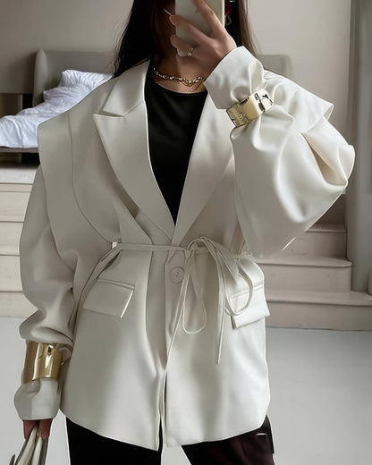 Blazer Leandra con cinturón y mangas anchas