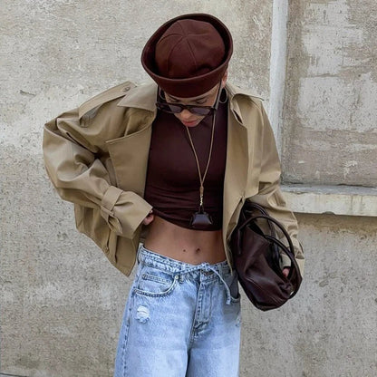 Gabardina corta Lola con pliegues