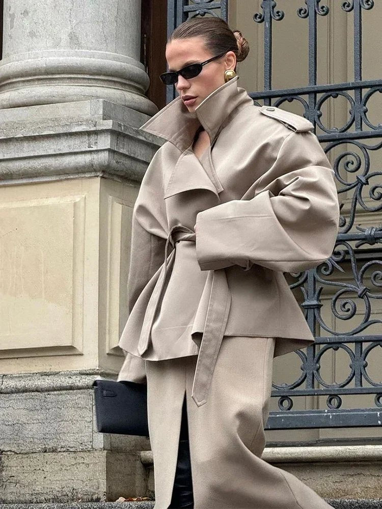 Gabardina Corta con Cordones Sandy