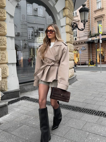 Gabardina Corta con Cordones Sandy