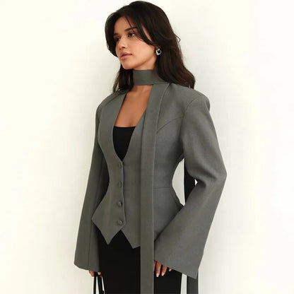 Abrigo Scarlett tipo blazer con bufanda