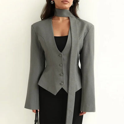 Abrigo Scarlett tipo blazer con bufanda