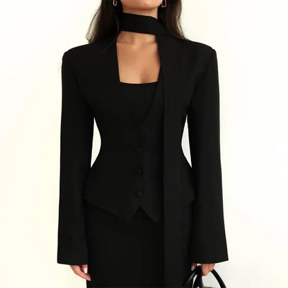 Abrigo Scarlett tipo blazer con bufanda