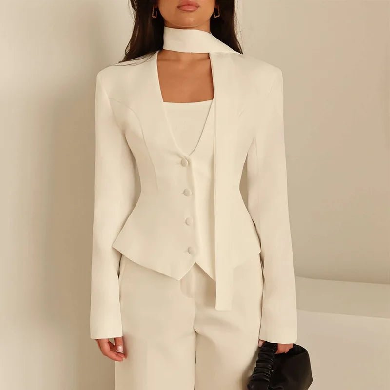 Abrigo Scarlett tipo blazer con bufanda