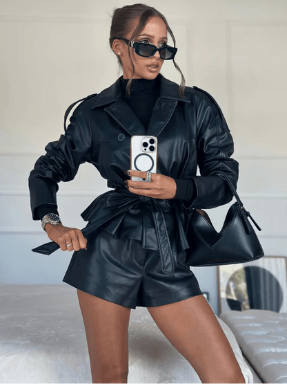 Chaqueta Tabitha de polipiel con cinturón