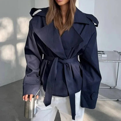 Gabardina corta Tara con cordones