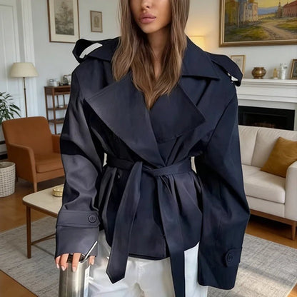 Gabardina corta Tara con cordones