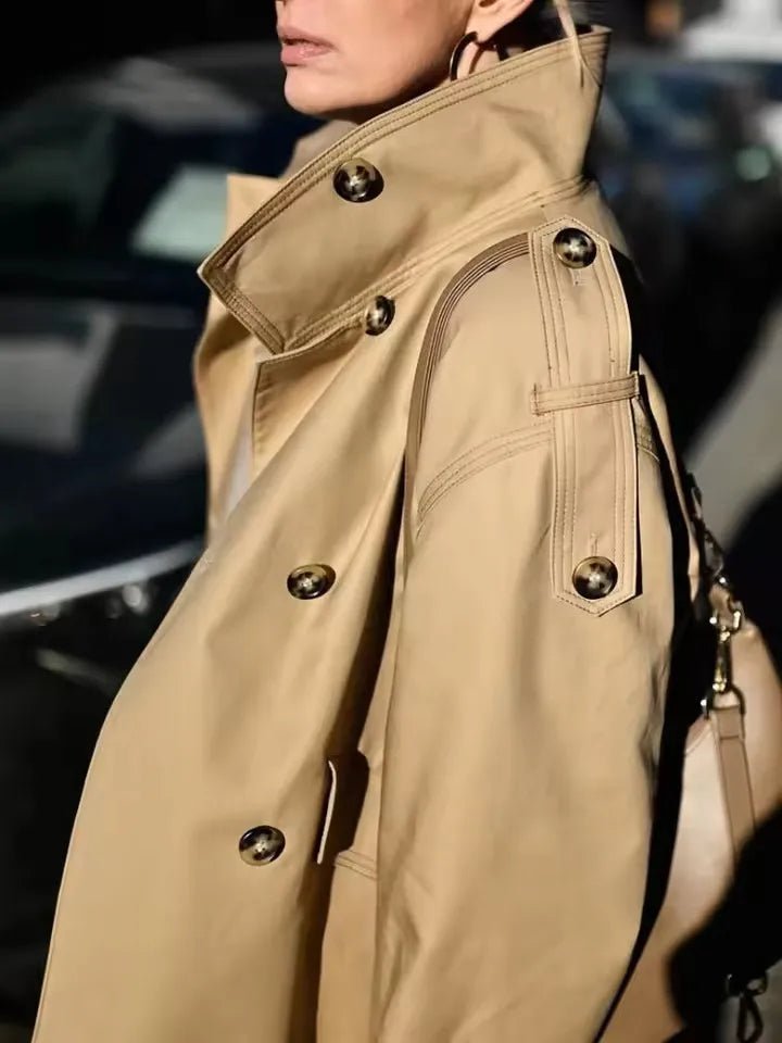 Lucy abrigo trench corto con cuello de pie