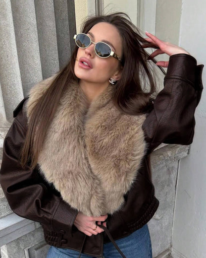 Chaqueta de piel sintética Francesca con cuello de pelo desmontable