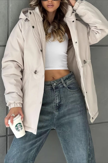 Chaqueta cortavientos Adele con capucha