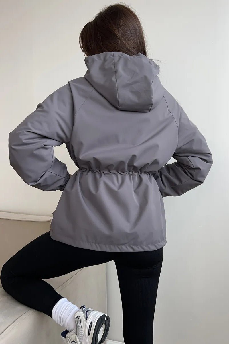 Chaqueta Adelia impermeable con capucha