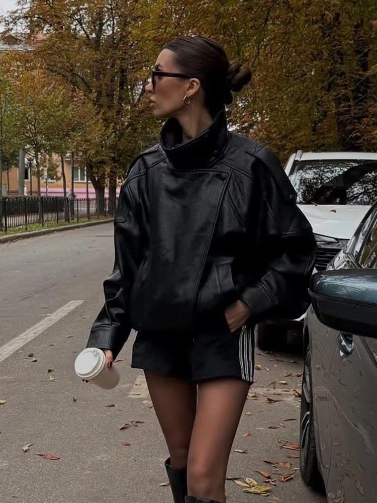 Carla cazadora asimétrica de cuero sintético