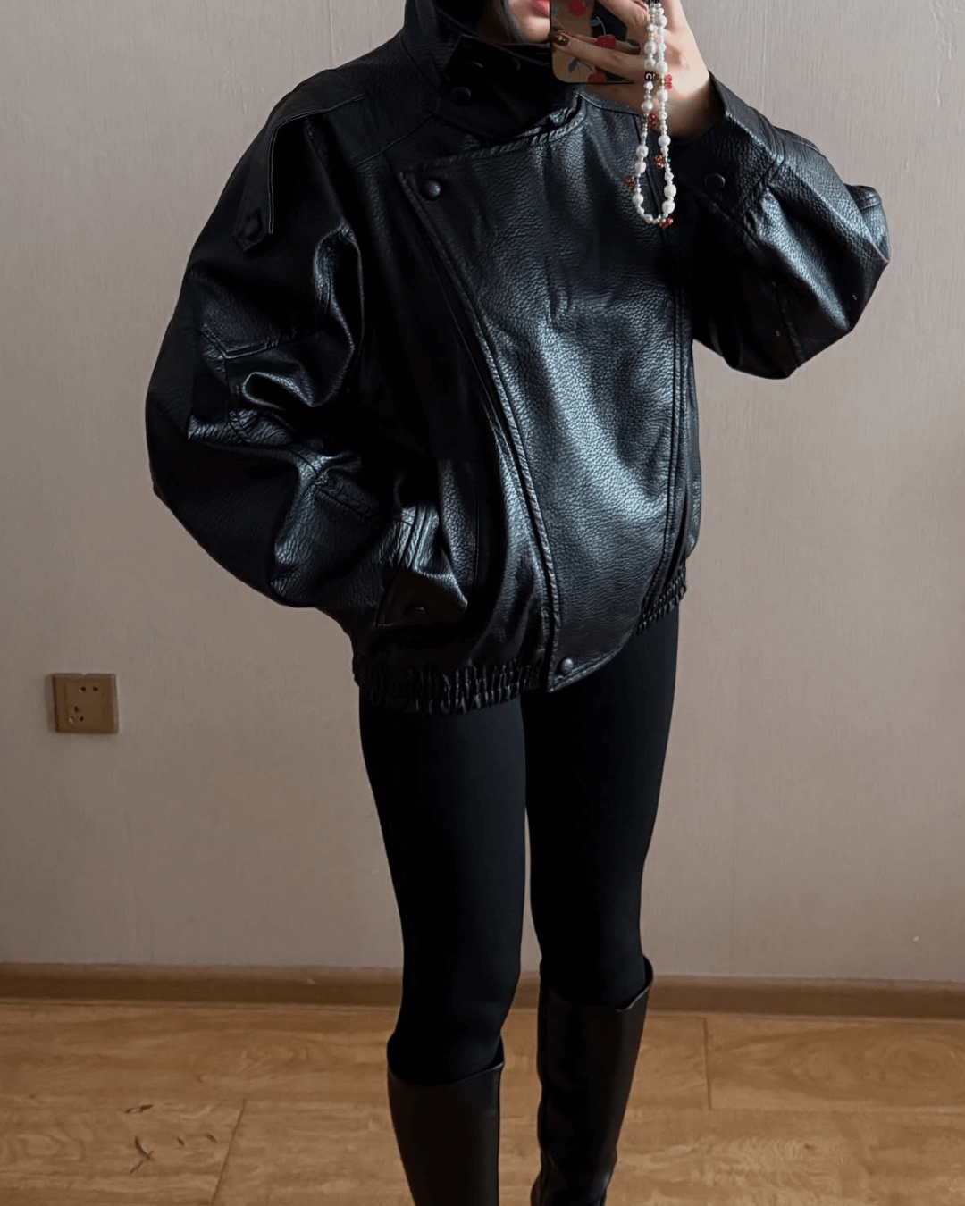 Carla cazadora asimétrica de cuero sintético