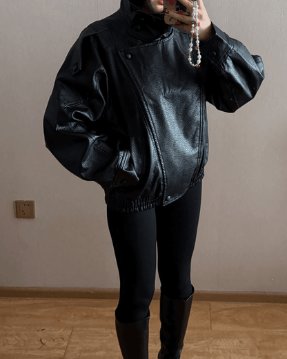 Carla cazadora asimétrica de cuero sintético