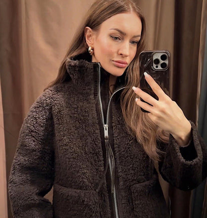 Chaqueta Carol de piel sintética con cuello alto