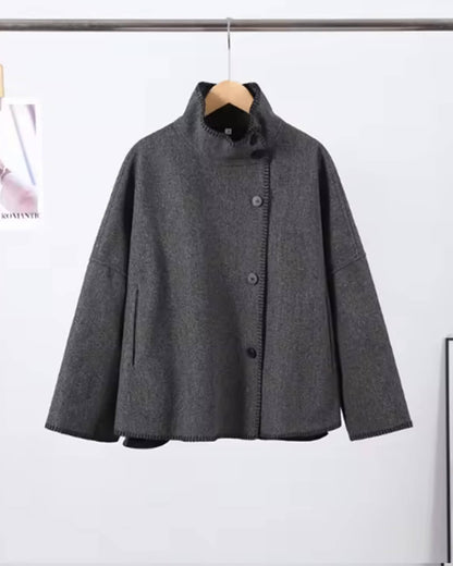 Chaqueta Emily de cuello alto con botones