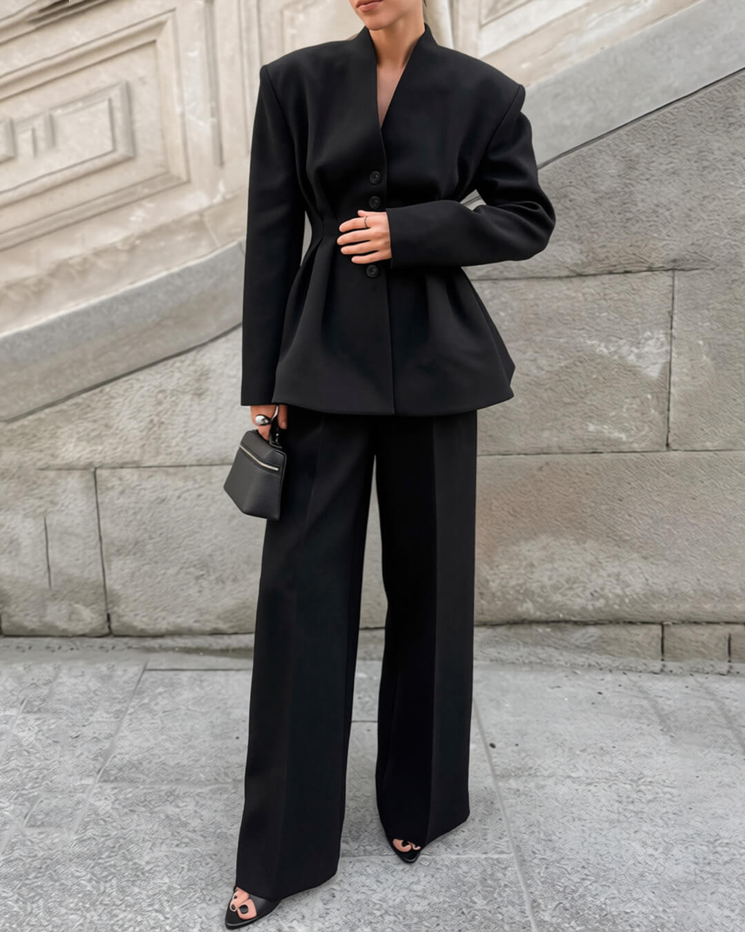Blazer Empress con Cintura Fruncida y Escote en V