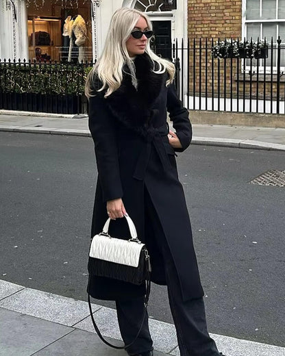 Abrigo maxi Flora con cuello de piel sintética
