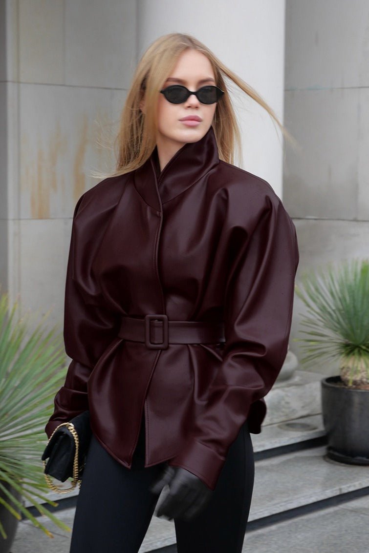 Chaqueta de cuero sintético con cinturón Gabby