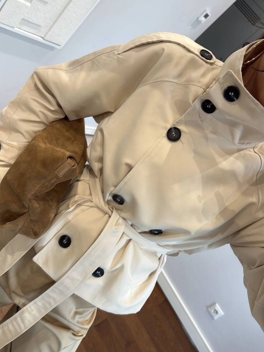 Gabardina corta con cuello alto Kara