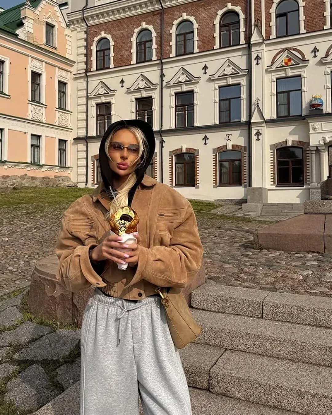 Chaqueta Trisha de ante sintético con solapa