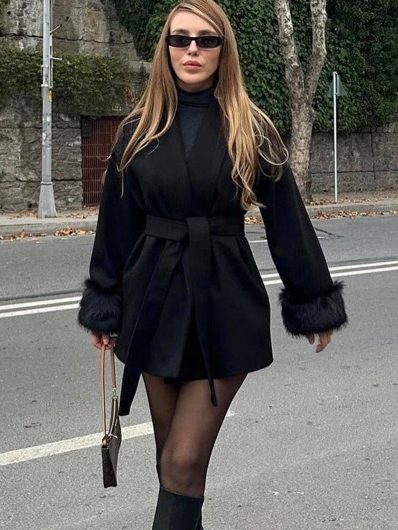 Abrigo de lana con puños de piel sintética de zorro