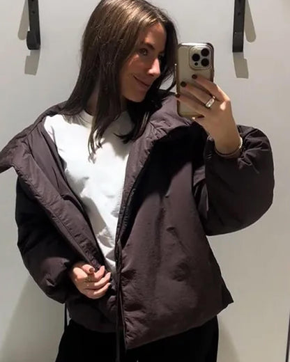 Chaqueta acolchada Suzy con cuello alto y lazo